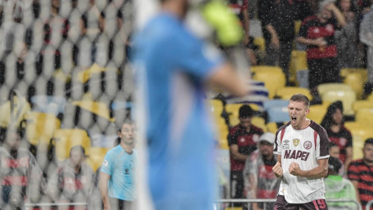 Lanús vira na prorrogação, cala o Maracanã e conquista a Recopa Sul-Americana sobre o Flamengo