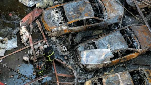 Irã volta a fechar Estreito de Ormuz após acusar violação de cessar-fogo